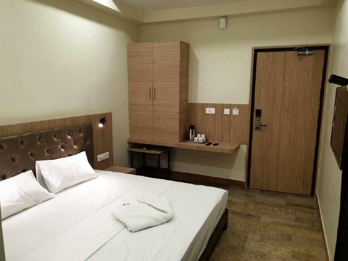 מלון Tiruchirappalli Amutham Residency מראה חיצוני תמונה