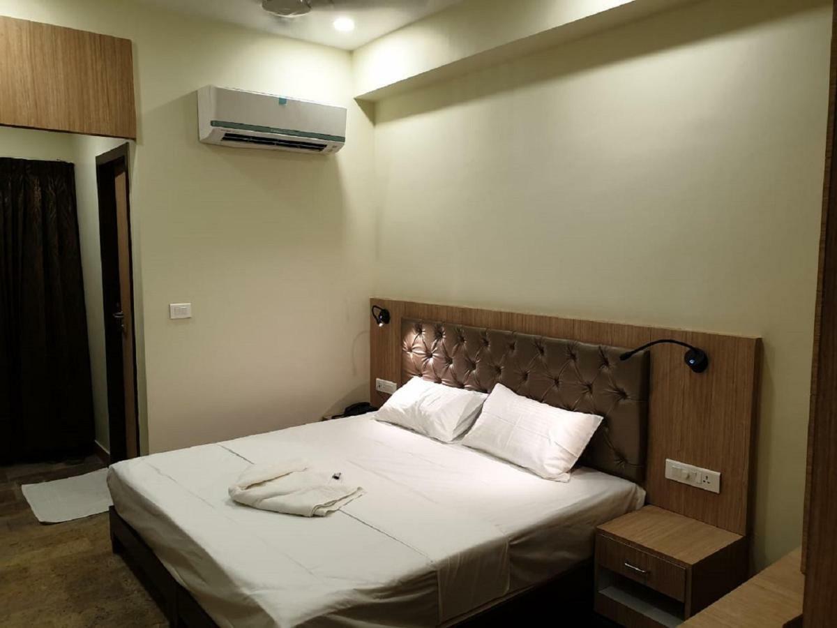 מלון Tiruchirappalli Amutham Residency מראה חיצוני תמונה