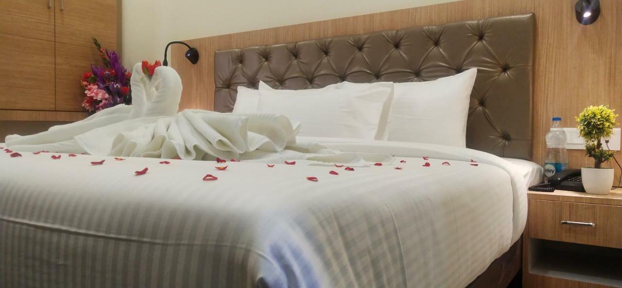 מלון Tiruchirappalli Amutham Residency מראה חיצוני תמונה